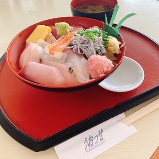 海鮮丼(あてんぼう ウオッセ店)