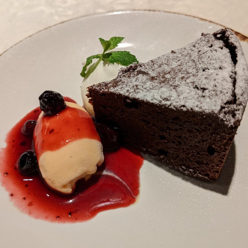 本日のデザート(RESTAURANT L’ESPRIT DE CHEVALIER （レストラン レスプリ ド シュヴァリエ） )