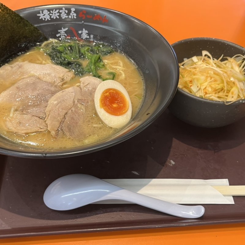 豚骨醤油ラーメン(大盛り)(和幸 EXPASA海老名上り店)