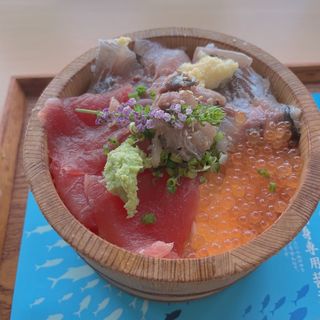 3種盛り桶丼〜いくら・鮪・アジ〜(小田原漁港　とと丸食堂)