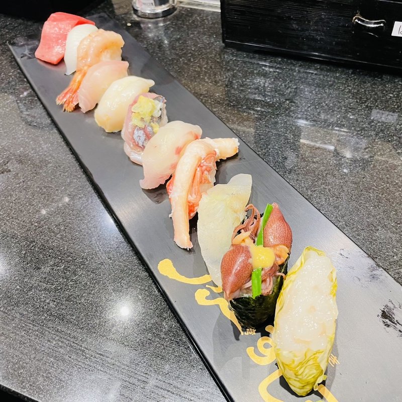 おすすめ11貫盛り(廻る富山湾 すし玉 富山駅店 )