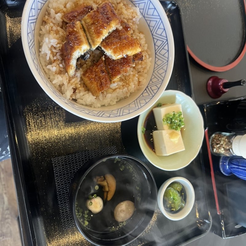 うな丼1/2(うな泉)