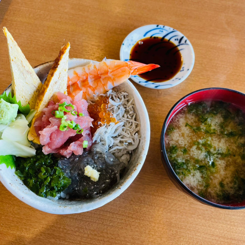 かわ町テラス丼(漁亭浜や　かわまちてらす閖上店)