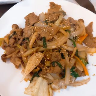 豚カルビ炒め(ヤンニョムチキンと韓国料理 ナヌリ 神田)