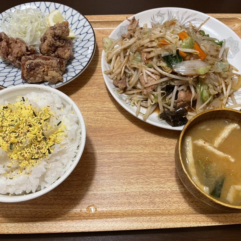 肉野菜炒め定食＋唐揚げ3個(定食のまる大　飯田橋西口店)