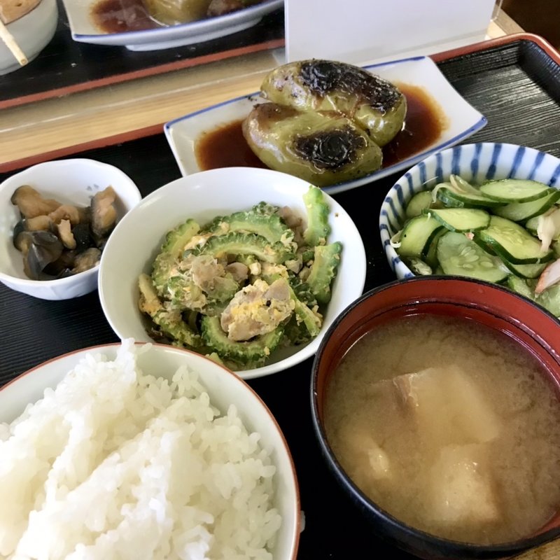 お昼の定食(駅前食堂 )