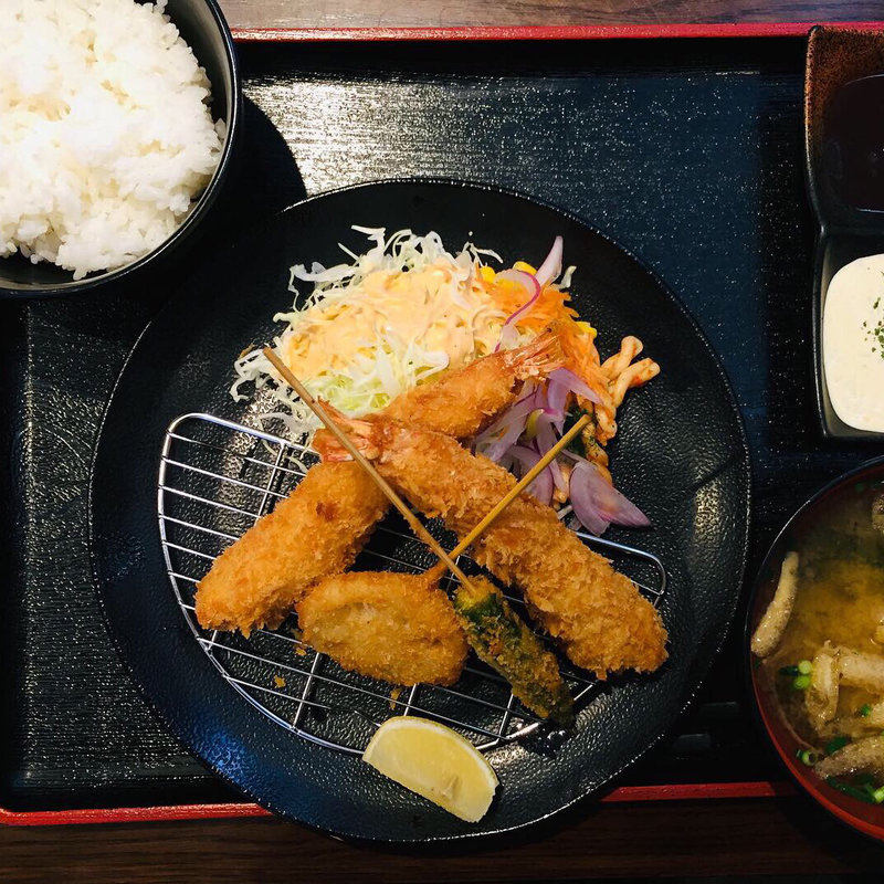 特大海老フライ定食(山田食堂　ととや)