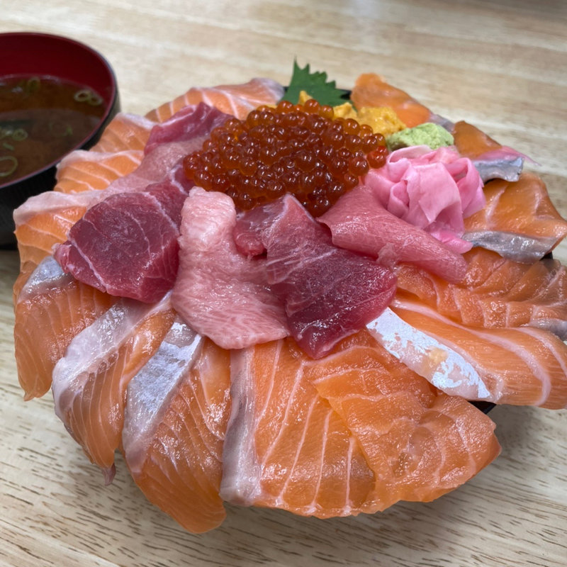 サンライズ丼(市場食堂 駅前 中央市場店)