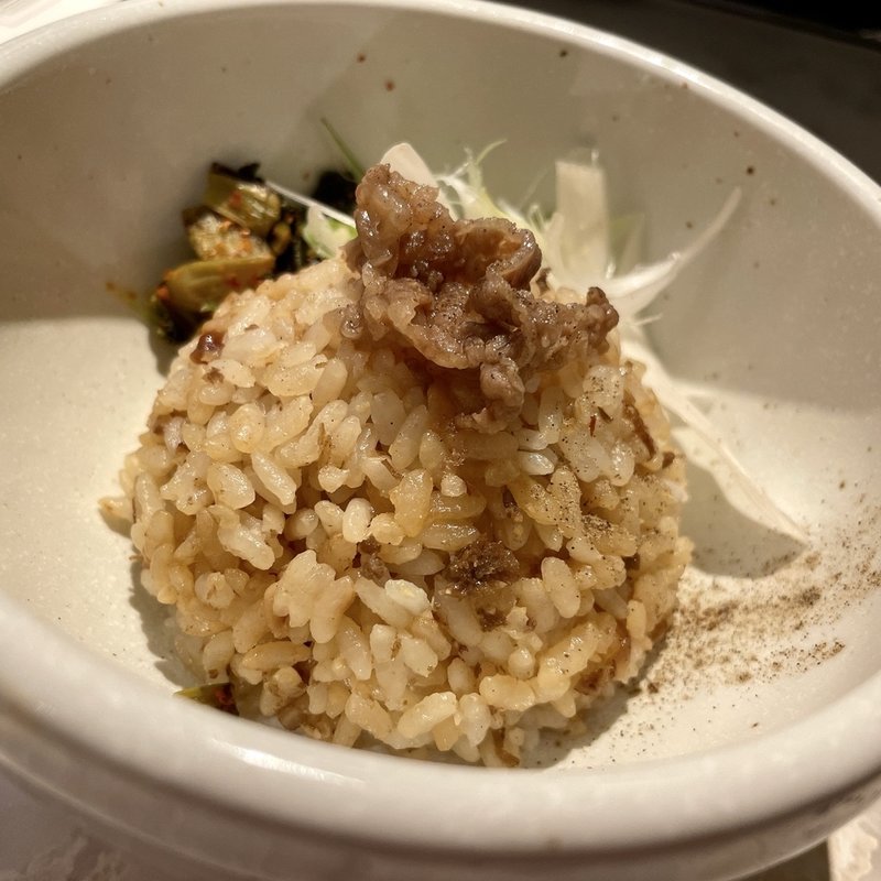 牛飯ガーリックバターライス(牛骨琉球ラーメンmarumaro)