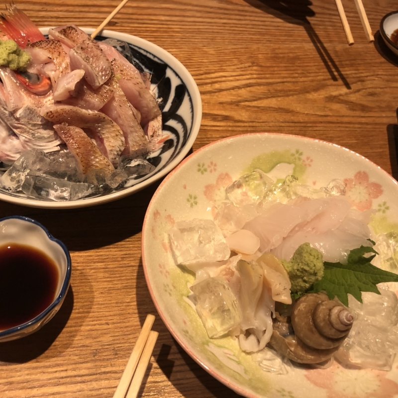 ノドグロの炙り刺し、バイ貝、ウマズラハギの刺身(いたちゃん。 )