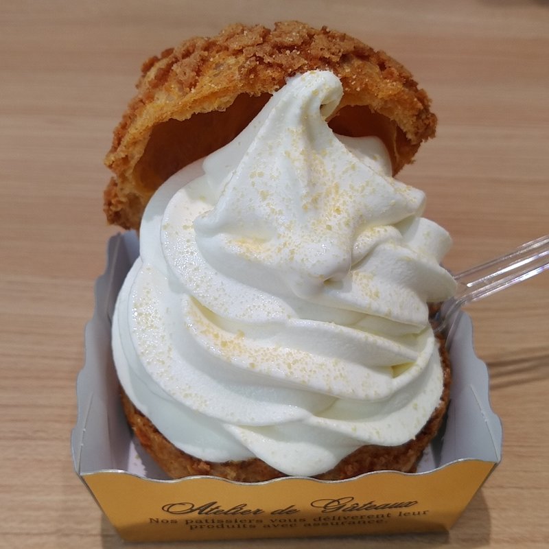 たまごシューソフト ～リッチ(たまご舎 ファームファクトリー)