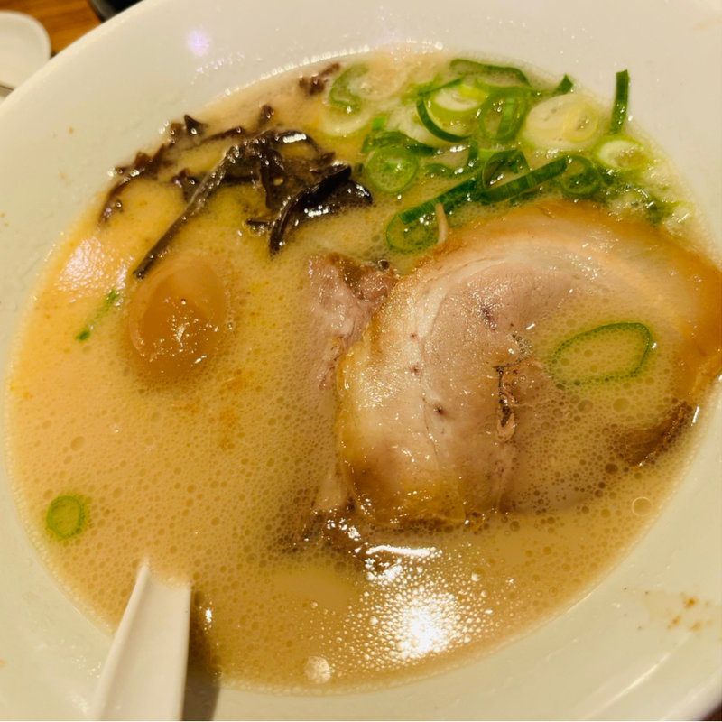 白丸(博多 一風堂 金沢香林坊店 （いっぷうどう）)