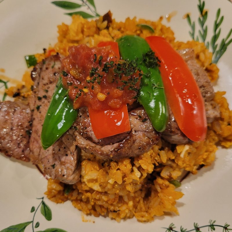 ビーフエスニックピラフ(洋風家庭料理 パルフェ ムン)