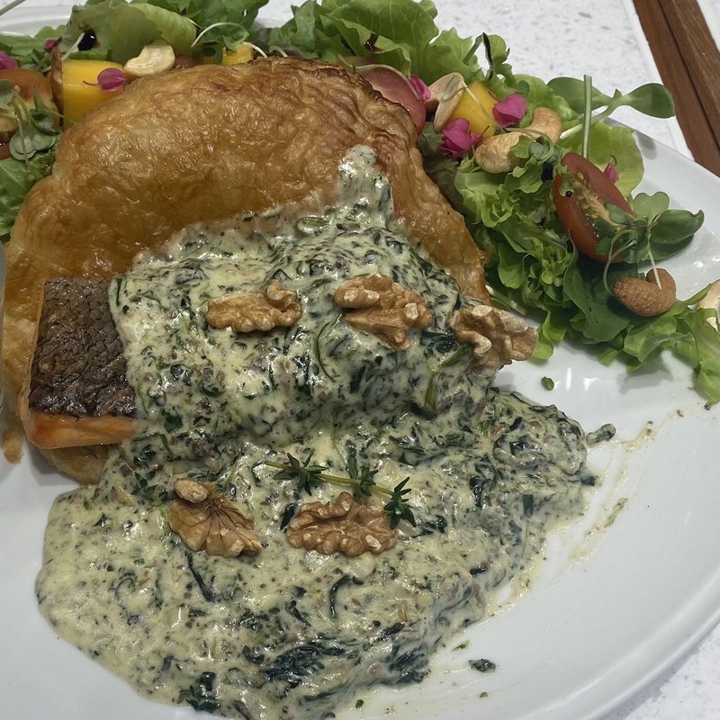 Salmon Steak with Spinach and Truffle(Ohkajhu)