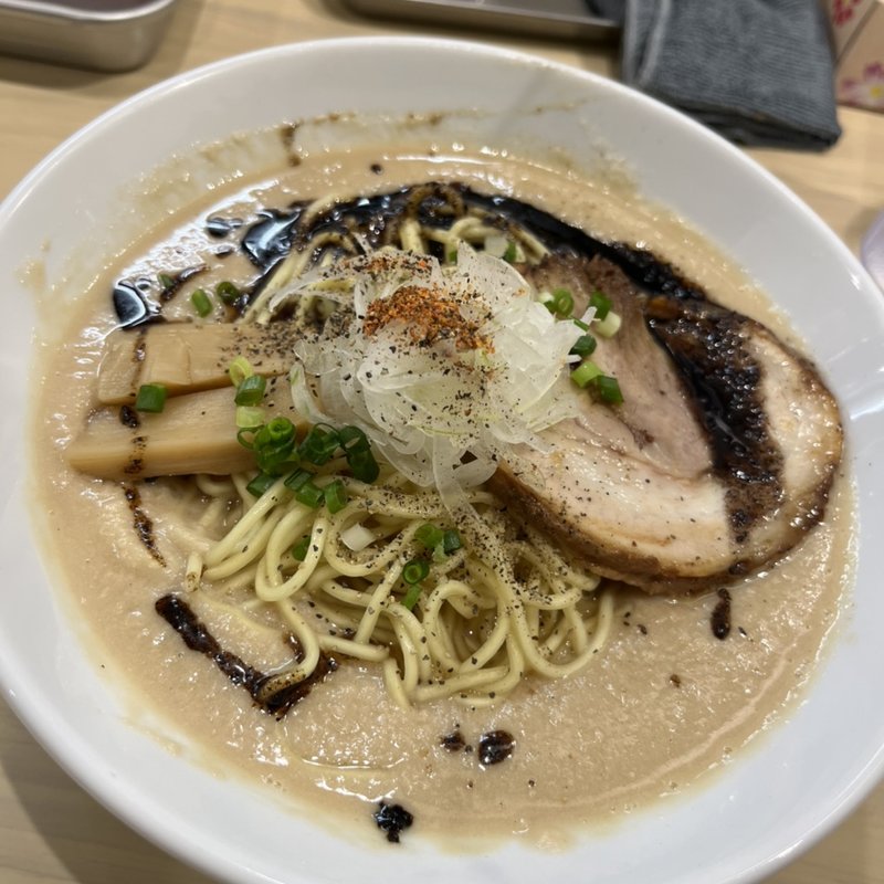 超濃厚鶏白湯 くろ伝(麺の坊 もり伝)