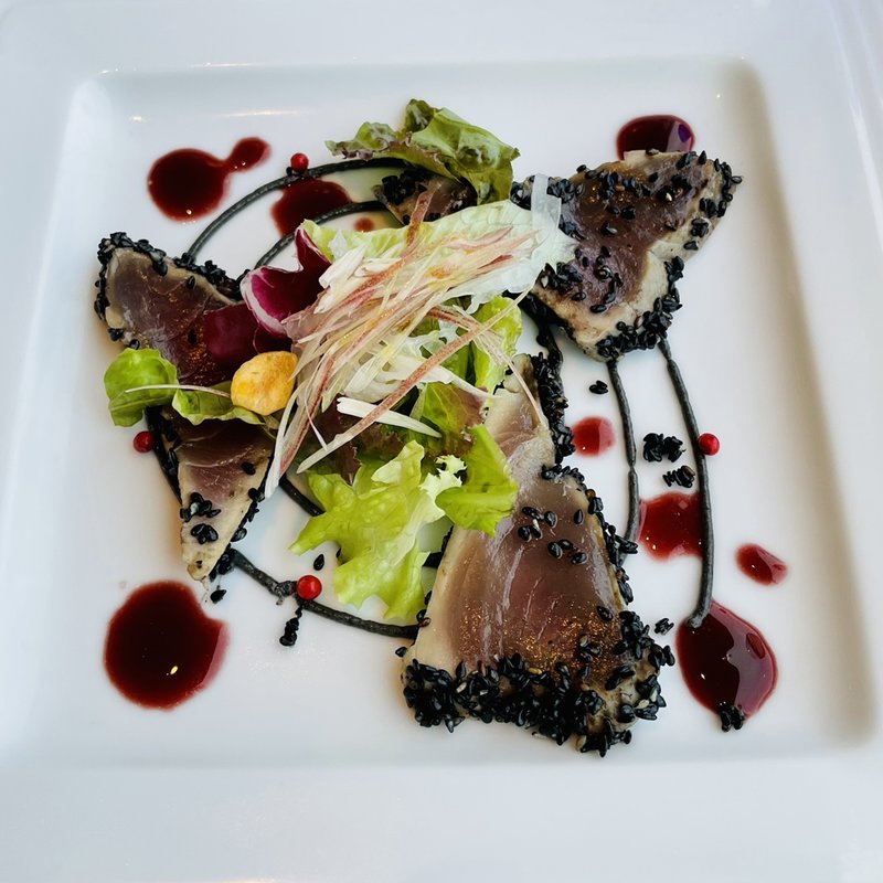 炙りカツオの黒ゴマ風味(ステーキ＆シーフード ボストン （Boston）)