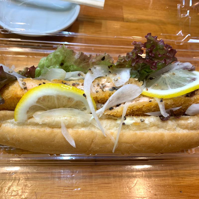 サーモンフライサンド(つきじ かんの 本店・仲店 （かんの）)