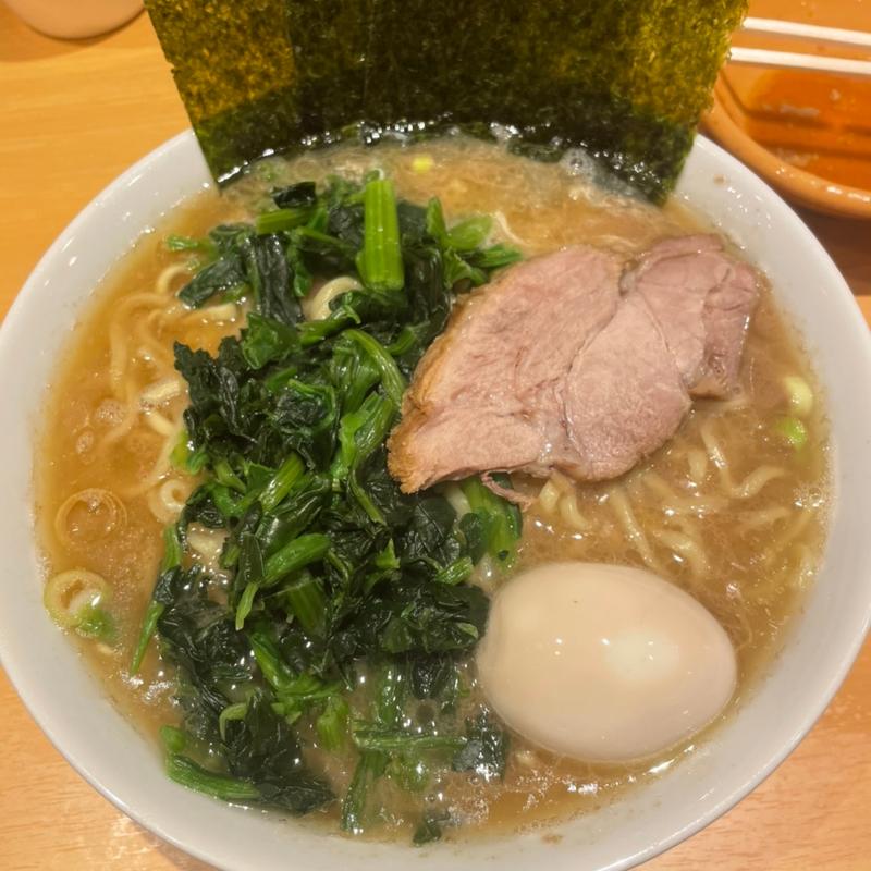 ラーメン（ほうれん草増し＋味玉）(家系ラーメン 貫徹家)