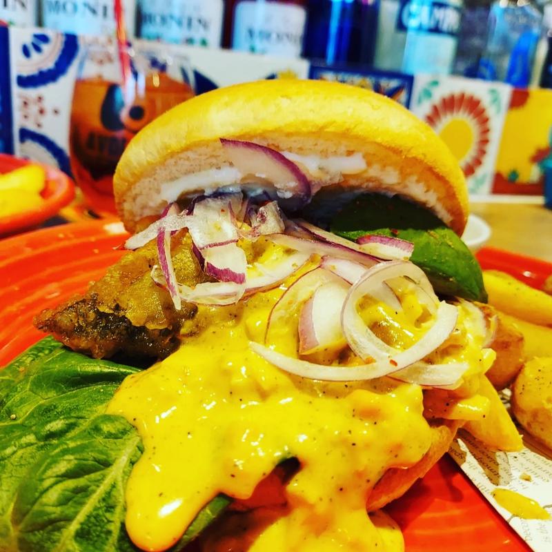 アボカドタルタルフィッシュバーガー(AVOCADO HOUSE NAMBA （アボカドハウス）)