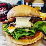 自家製フムスとチャーシューバーガー(PEDRO'S BURGER)