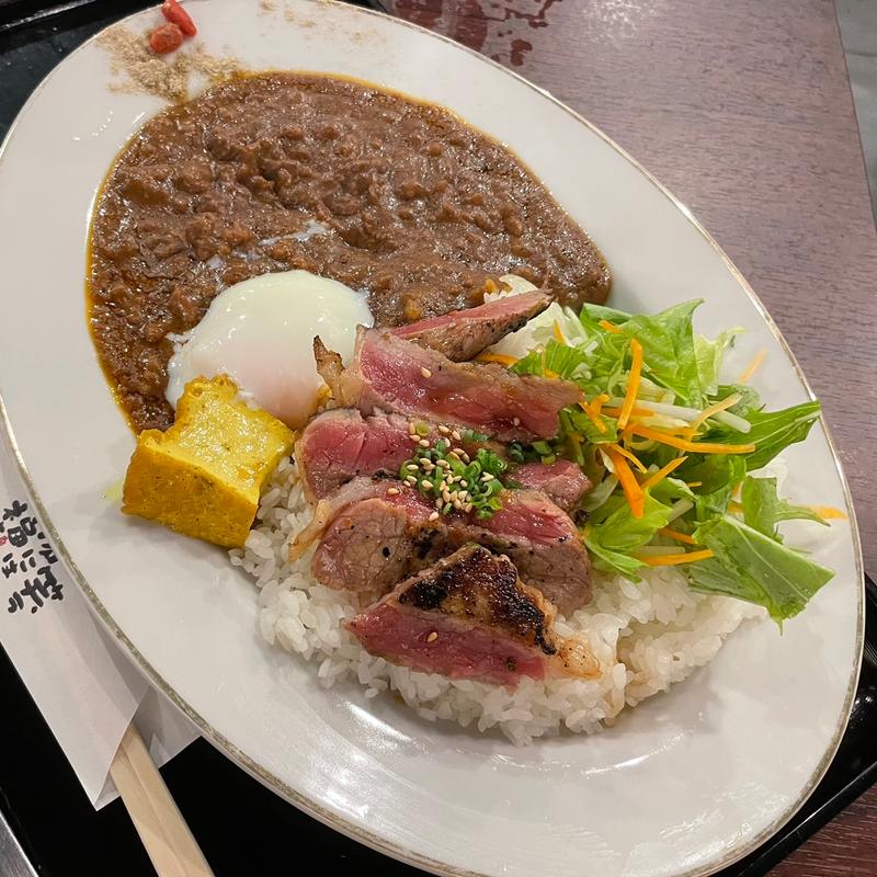 愛盛りごはん（ステーキとカレー盛り合わせ）(すき焼ゑびす本廛 （スキヤキエビスホンジン）)