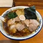 ラーメン(生姜醤油麺屋かむい)