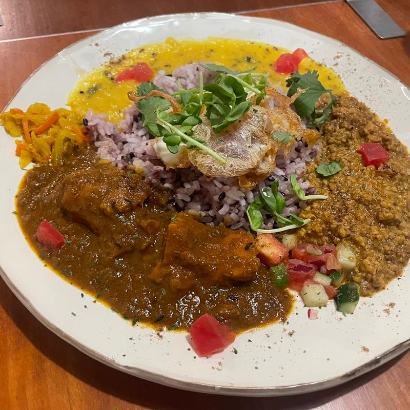 (スパイスカレーまるせ )