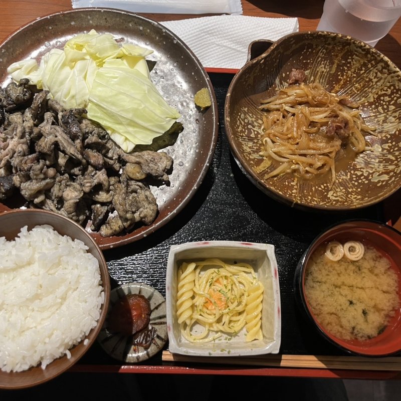 モモ焼き定食(バラ焼き専門店炭火焼鳥わだち)