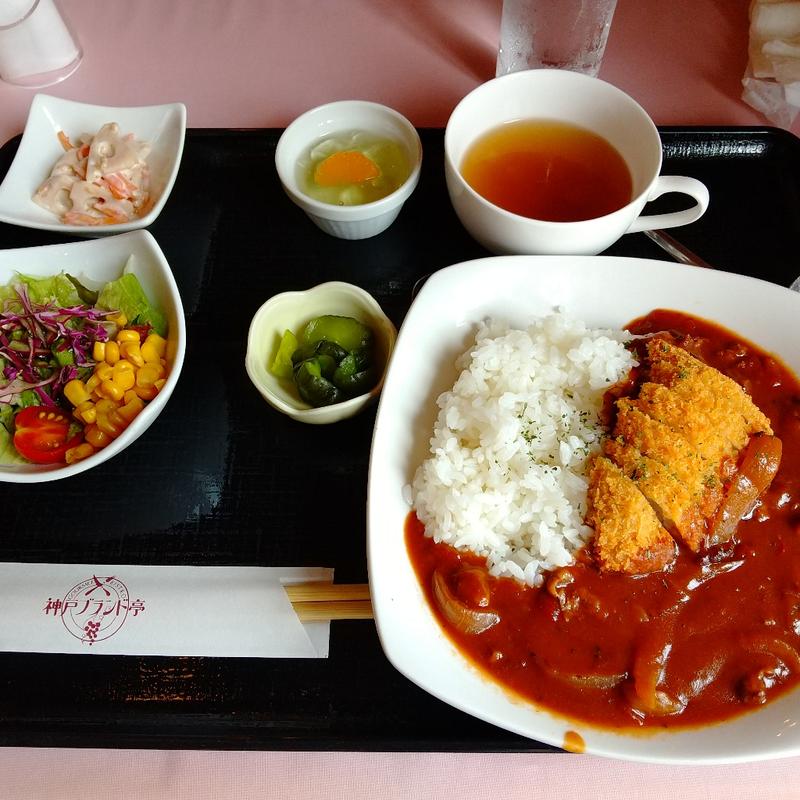 神戸ワインと完熟とまとのハッシュドビーフランチ(グルメビストロ 神戸ブランド亭)