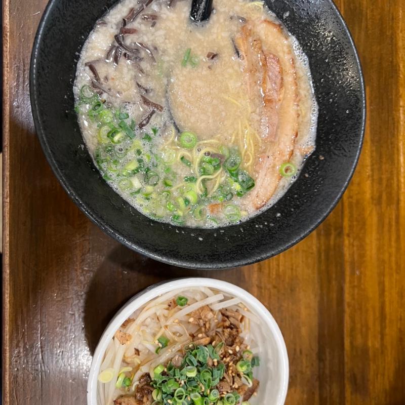 (どん きさろく 八柱店 （九州らあめん どんきさろく）)