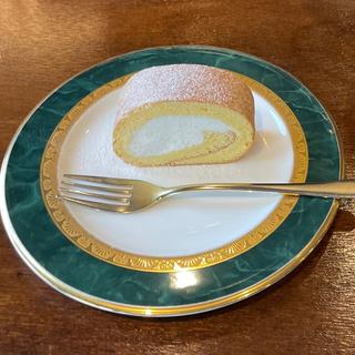 ロールケーキ(喫茶半月)