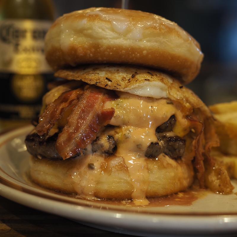 最強ルーサーバーガー(Hyoe's Burgers+Fries)