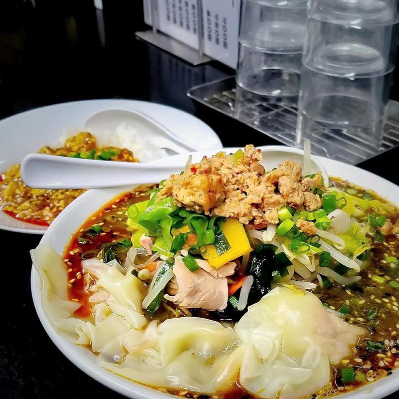 海老入り肉ワンタン坦々たんめん(ミヤビ )