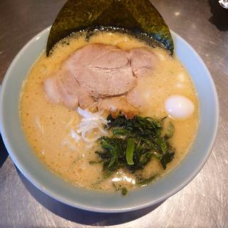 醤油豚骨ラーメン(丸花 （○花）)