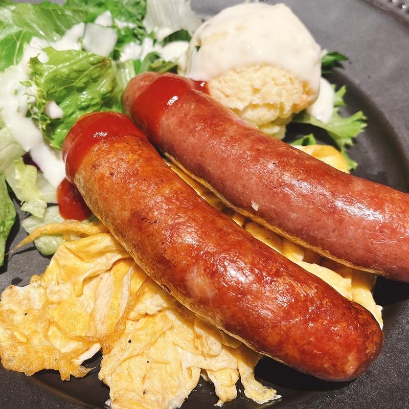 美ら海ソーセージ2本(ウカ　トウキョウ　オイスターバー)