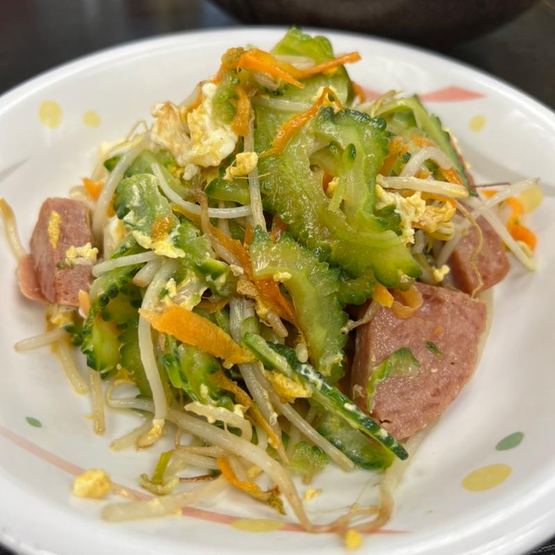 ゴーヤチャンプル定食(空港食堂 （クウコウショクドウ）)