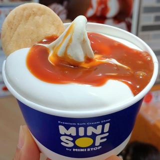 生キャラメルソフトクリーム(ミニソフ(MINISOF))