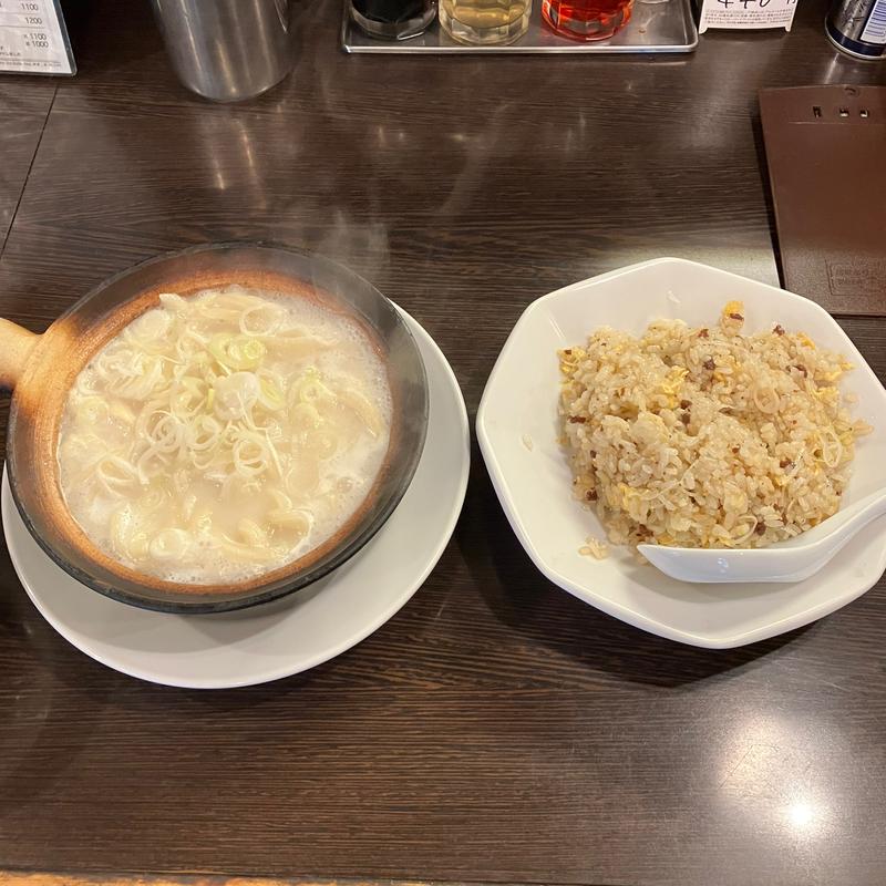 鶏白湯手打ち麺と半炒飯セット(万豚記 飯倉店)