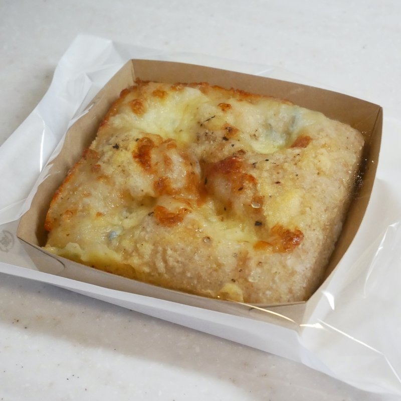 クワトロフォルマッジのフォカッチャ(ザ マンダリンオリエンタル  グルメショップ)