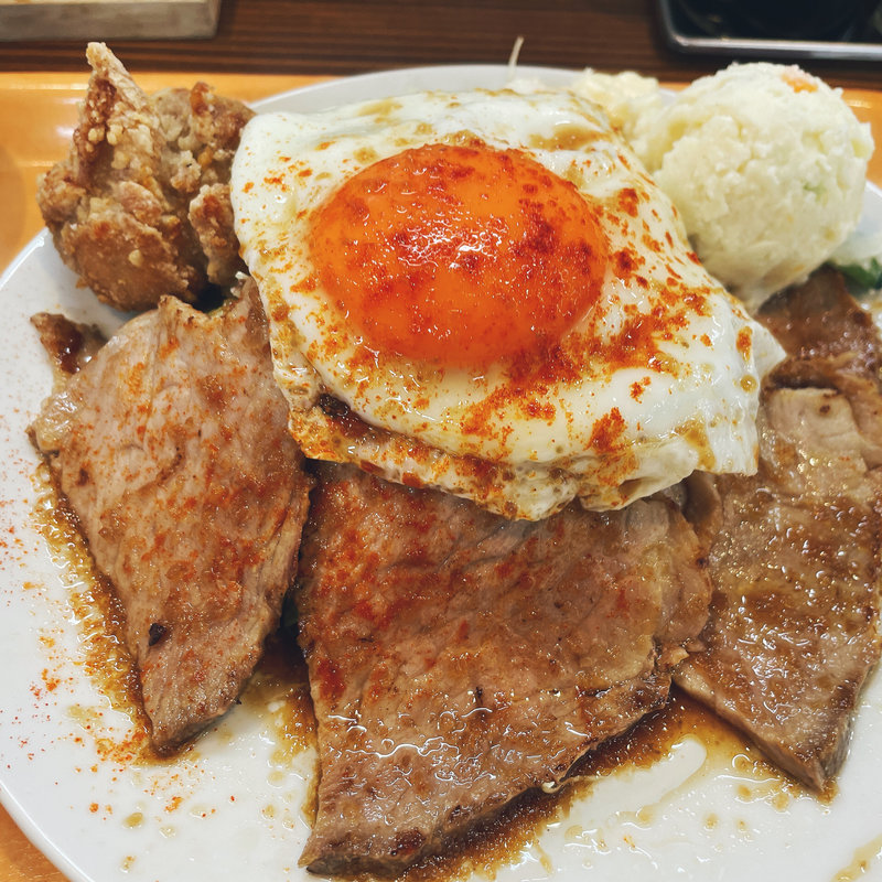 チャーシューエッグ定食(大衆食堂スタンドそのだ 心斎橋PARCO店)