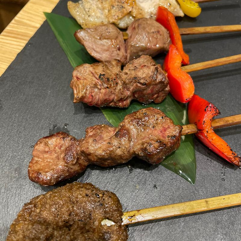 串焼き盛合わせ(大衆肉酒場 ゼニバmsb田町店)