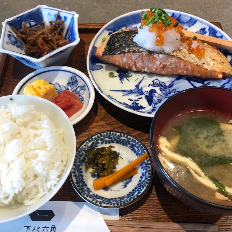 銀鮭イクラ定食(下北六角)