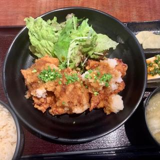 おろしザンギ定食(なるとキッチン 五反田店)
