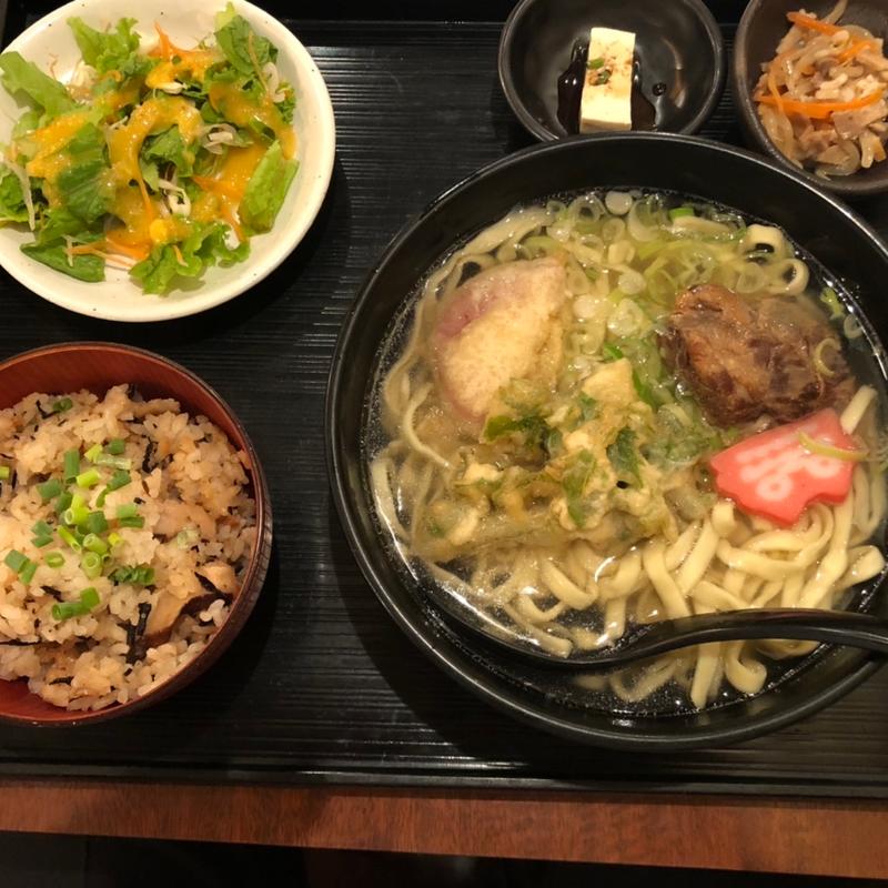 沖縄そばと炊き込みごはんセット(あーぐうる )