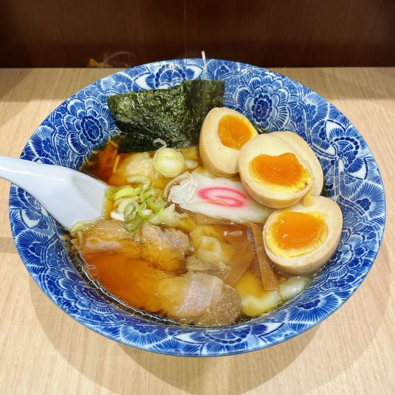 肉厚ワンタン麺(ら麺亭)