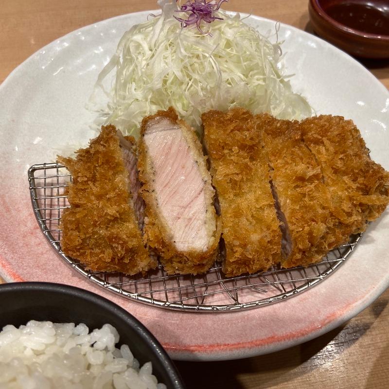 厚切りロースカツ(とんかついなば和幸 シャポー市川店 )
