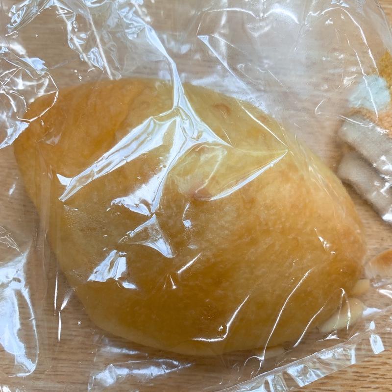 ブリオッシュのクリームパン (パン工房 まごころ)