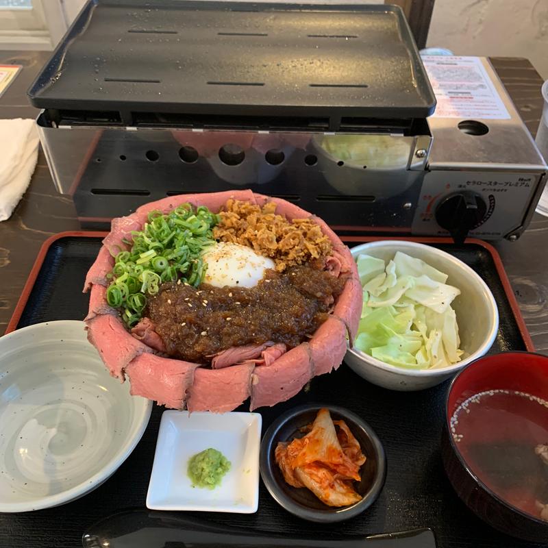 自家製ローストビーフ丼(大衆焼肉りゅえる)