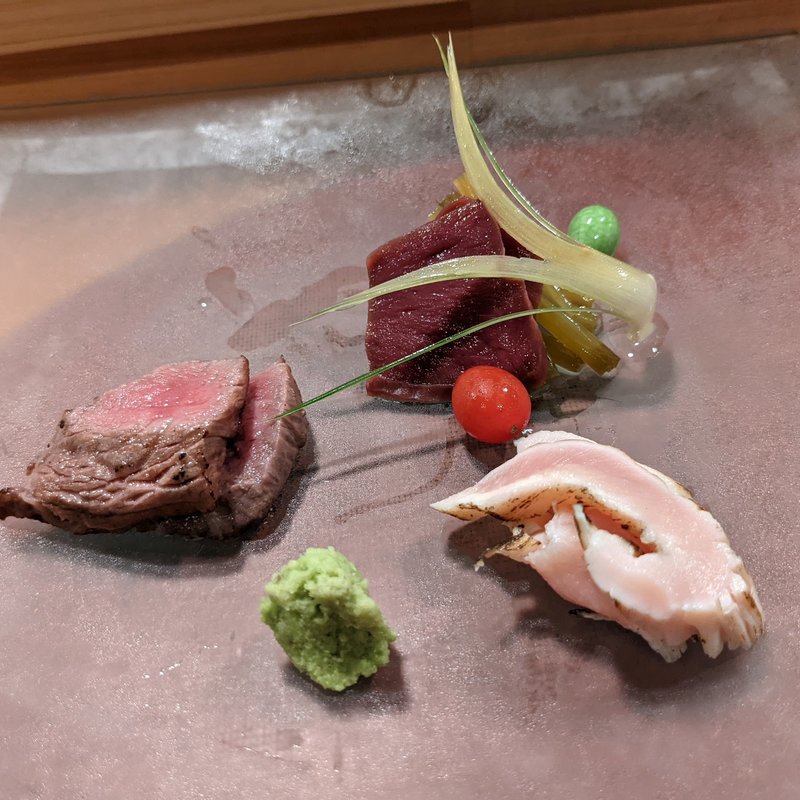 牛刺三種(肉割烹 五平)