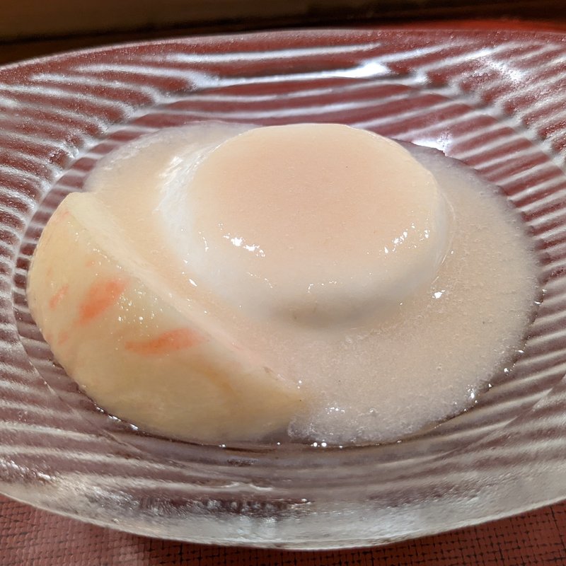 静岡桃の杏仁豆富(肉割烹 五平)